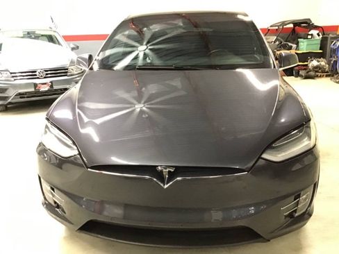 Used 2016 Tesla Model X 60D AWD/4WD image 2