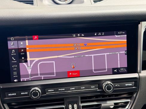 Certified 2021 Porsche Macan image 32