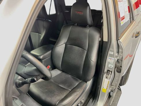 Used 2021 Toyota 4Runner Venture w/ Moonroof Package AWD/4WD image 19