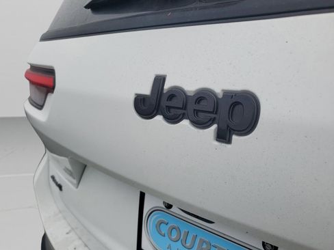 New 2025 Jeep Grand Cherokee L Laredo image 29