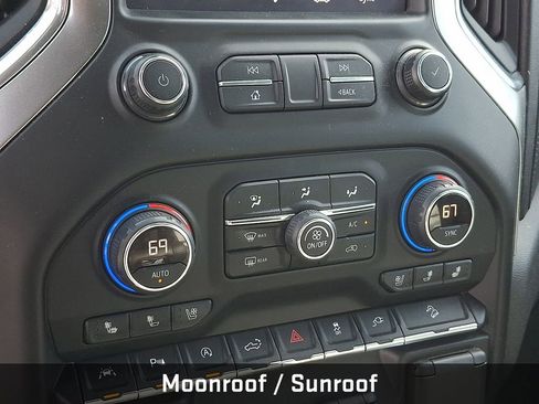 Used 2020 Chevrolet Silverado 1500 LTZ w/ LTZ Premium Package image 15