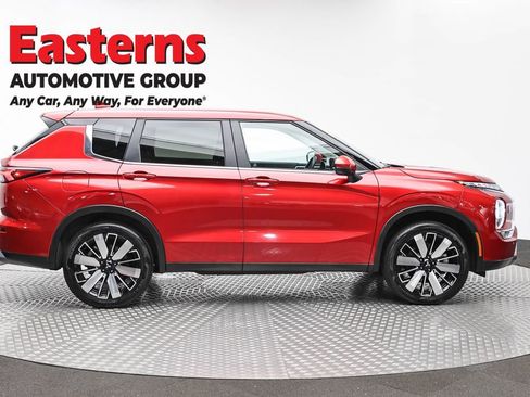 Used 2025 Mitsubishi Outlander AWD image 4