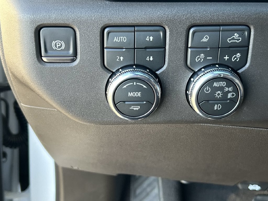 Used 2026 GMC Sierra 1500 SLT w/ SLT Premium Plus Package AWD/4WD image 18