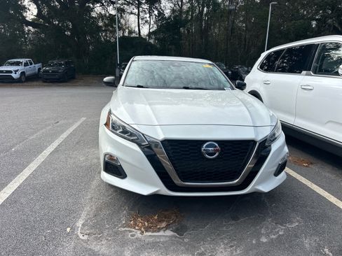 Used 2020 Nissan Altima 2.5 SR w/ Premium Package image 7