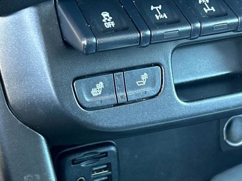 Used 2021 Chevrolet Colorado ZR2 w/ ZR2 Midnight Special Edition image 17