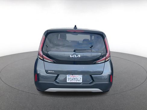 Used 2025 Kia Soul LX w/ LX Technology Package FWD image 4
