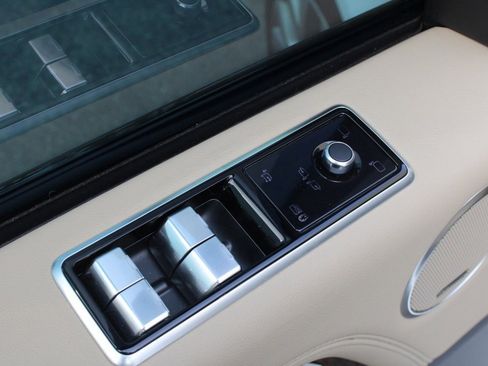 Used 2022 Land Rover Range Rover P525 Westminster Edition image 14