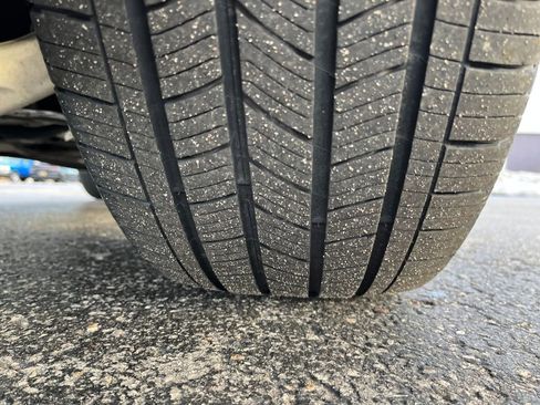 Used 2023 Ford Explorer XLT w/ Equipment Group 202A image 27