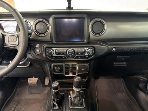 Used 2023 Jeep Wrangler Unlimited w/ Cold Weather Group AWD/4WD image 32