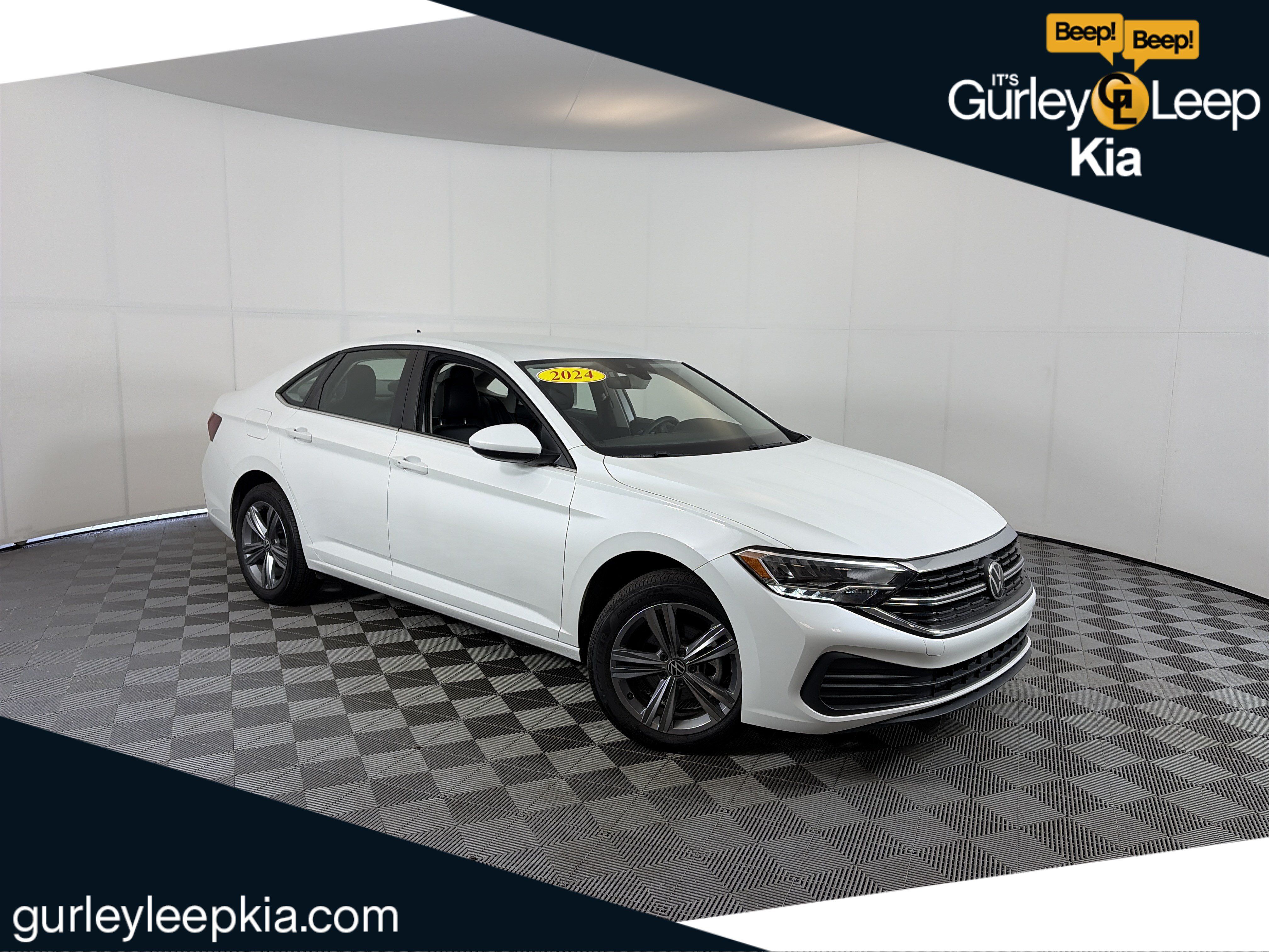 Used 2023 Volkswagen Jetta SE FWD image 1