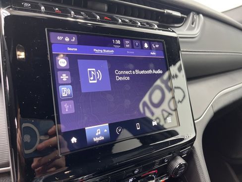 New 2025 Jeep Grand Cherokee Altitude image 15