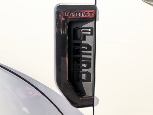 Used 2022 Ford F250 Lariat w/ Black Appearance Package image 63