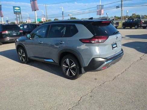 Used 2021 Nissan Rogue Platinum image 6