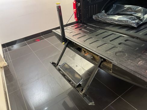 Used 2020 Ford F150 Platinum w/ Equipment Group 701A Luxury image 40