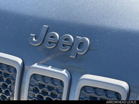 Used 2019 Jeep Cherokee Trailhawk w/ Comfort/Convenience Group image 15