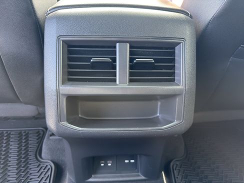 Used 2021 Volkswagen Atlas Cross Sport SEL FWD image 32