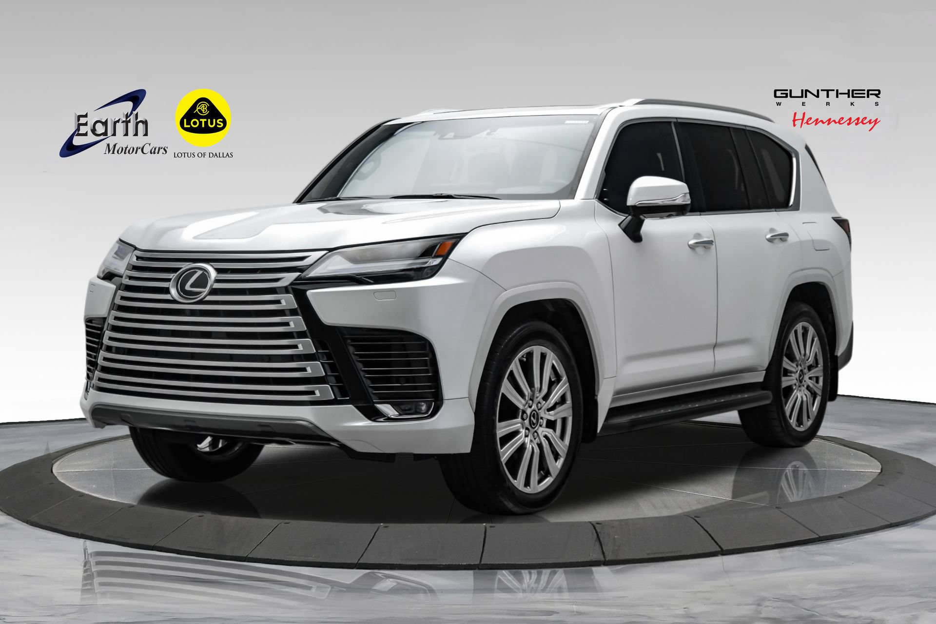 Used 2023 Lexus LX 600 4WD w/ Accessory Package (Z1) image 1