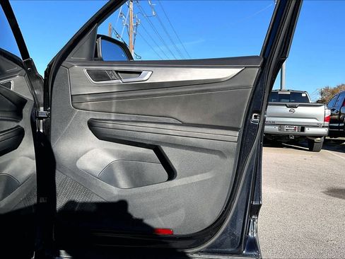 Used 2025 Volkswagen Atlas Cross Sport SE image 22