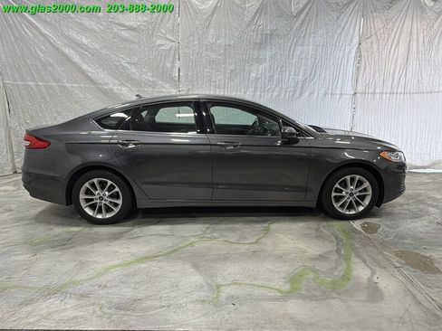 Used 2020 Ford Fusion SE FWD image 14
