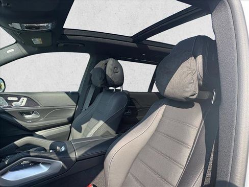New 2026 Mercedes-Benz GLS 580 4MATIC image 15
