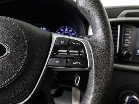 Used 2019 Kia Sorento LX image 36
