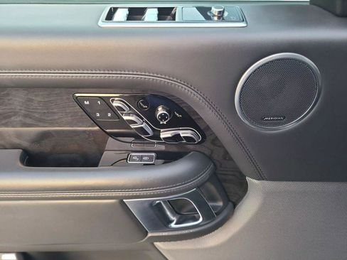 Used 2019 Land Rover Range Rover Long Wheelbase Autobiography image 10