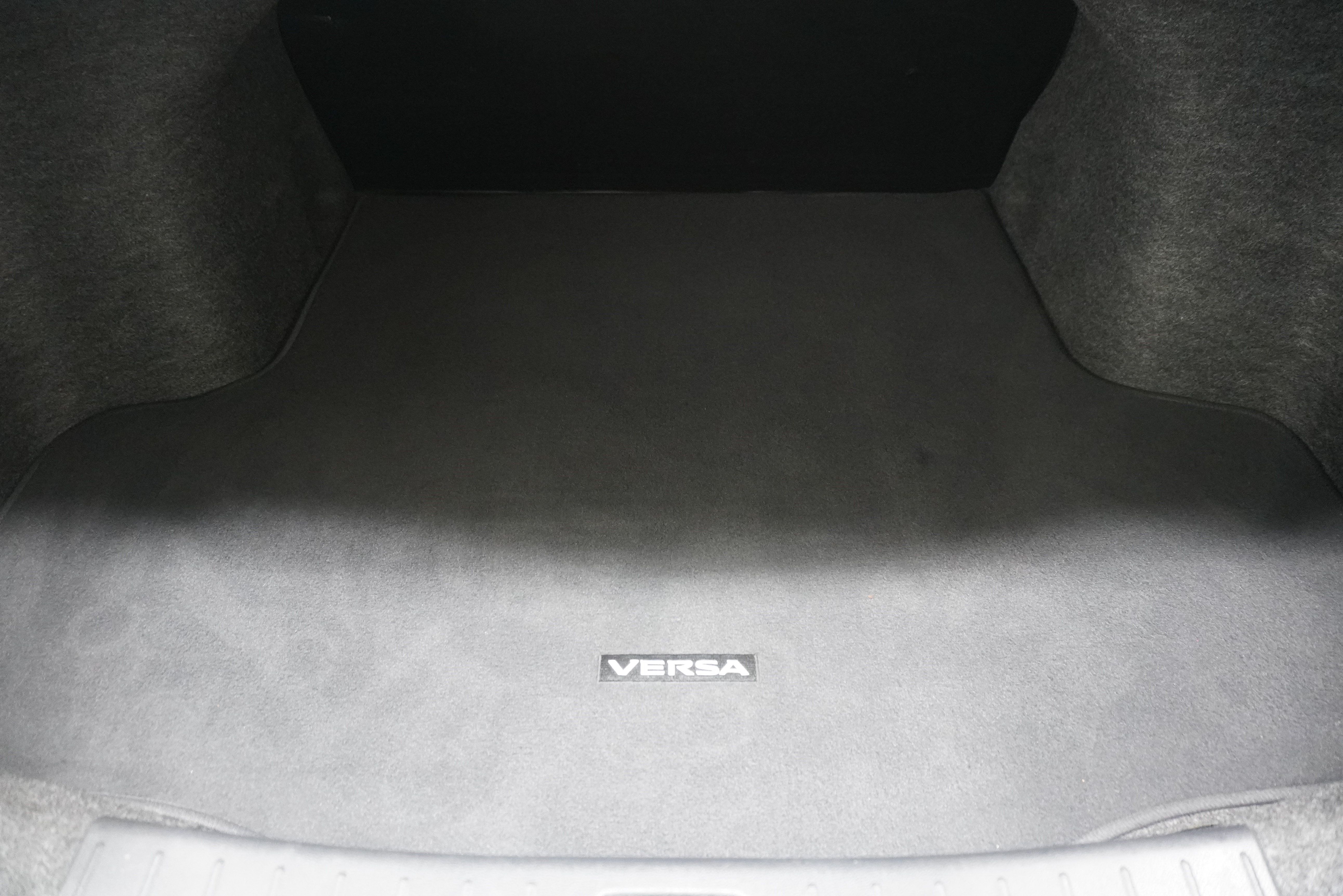 Used 2014 Nissan Versa S Plus FWD image 27
