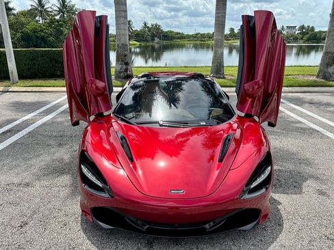 Used 2022 McLaren 720S Luxury RWD image 5