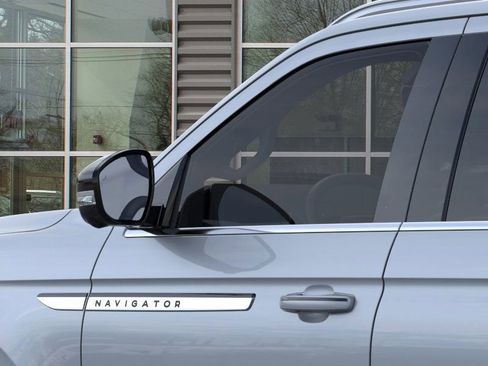 New 2025 Lincoln Navigator Reserve image 23