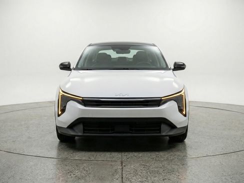 Used 2025 Kia K4 LXS image 2