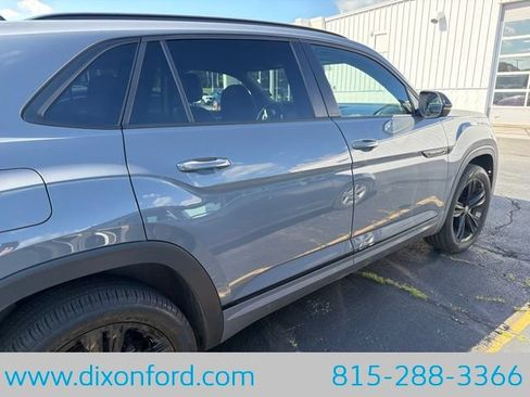 Used 2023 Volkswagen Atlas Cross Sport SEL R-Line AWD/4WD image 7