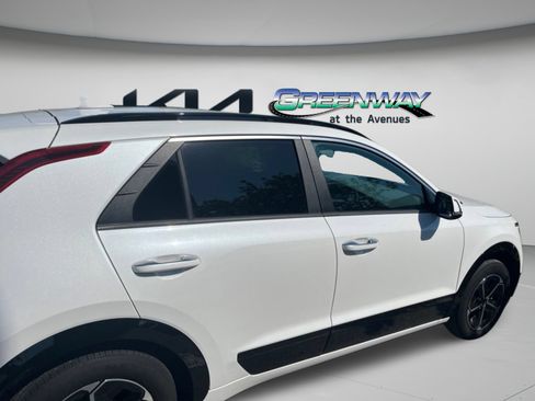 Used 2025 Kia Niro FWD image 20