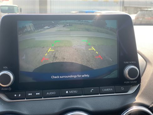 Used 2025 Nissan Sentra SV FWD image 23