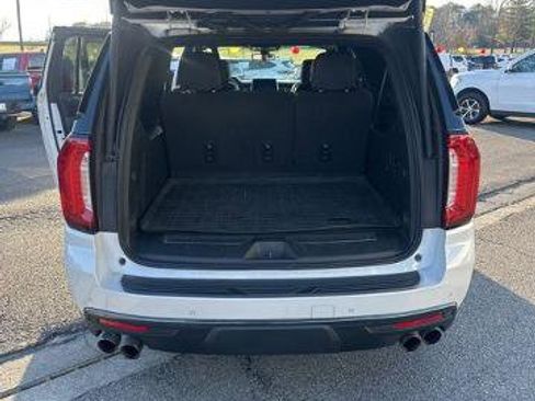 Used 2022 GMC Yukon XL AT4 image 23