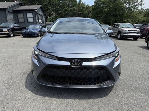 Used 2021 Toyota Corolla LE FWD image 3