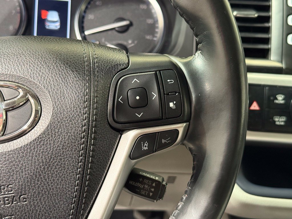 Certified 2019 Toyota Highlander XLE AWD/4WD image 26