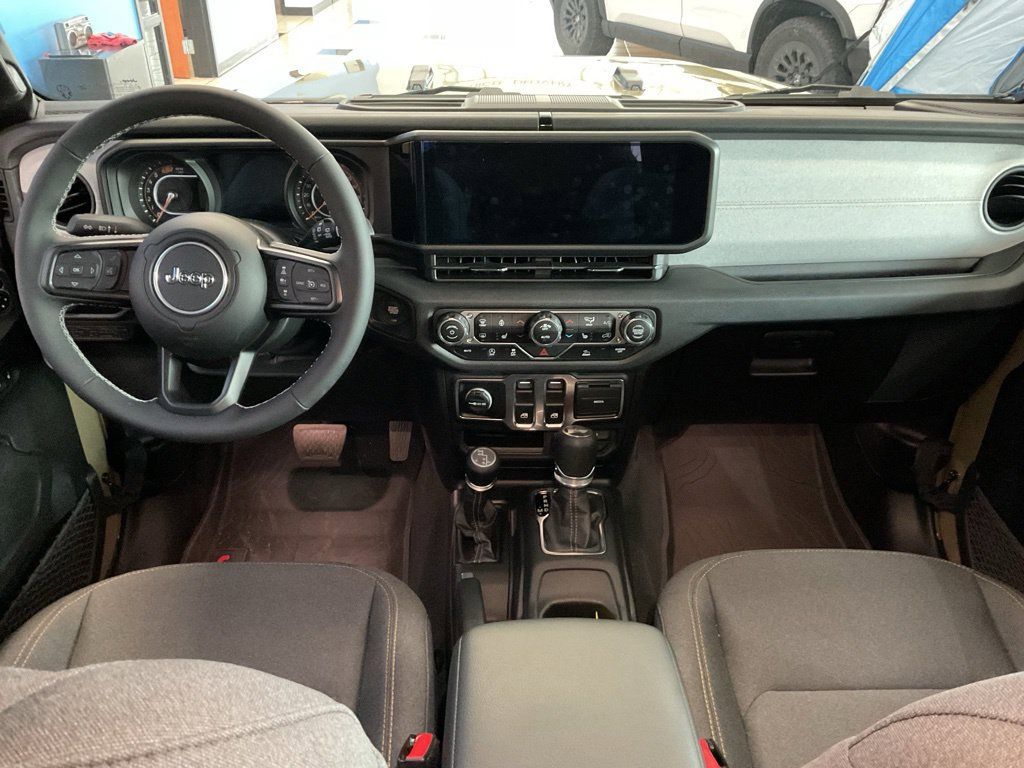 Used 2025 Jeep Wrangler Sport AWD/4WD image 15