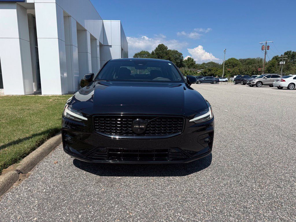Used 2024 Volvo S60 B5 Plus w/ Climate Package AWD/4WD image 3