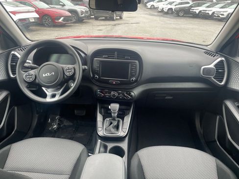 Used 2025 Kia Soul LX w/ LX Technology Package image 31