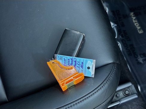 Used 2024 MAZDA MAZDA3 s image 29