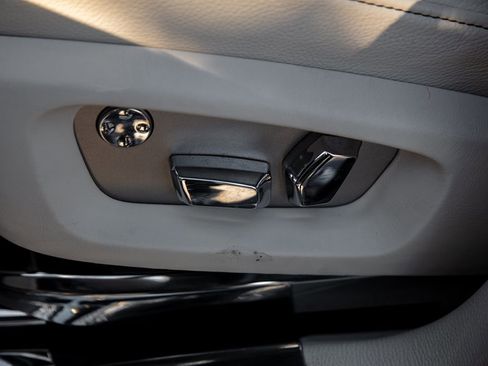 Used 2014 Rolls-Royce Ghost image 32