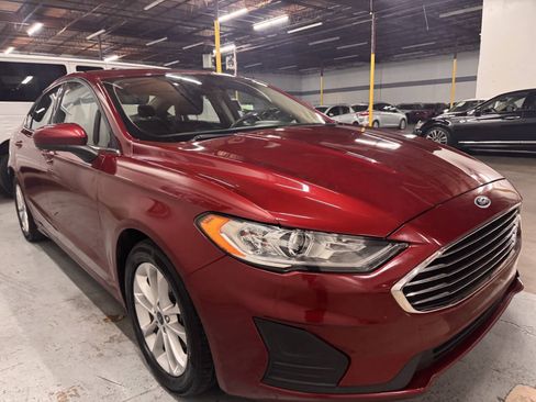 Used 2019 Ford Fusion SE FWD image 8