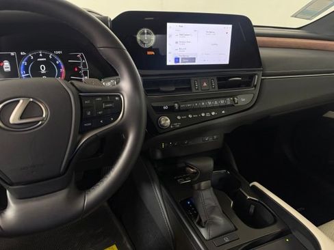 Used 2025 Lexus ES 350 w/ Premium Package FWD image 24