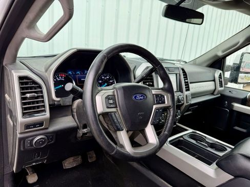 Used 2019 Ford F250 Lariat w/ Lariat Value Package image 9