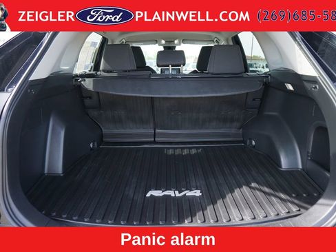 Used 2022 Toyota RAV4 LE AWD/4WD image 10