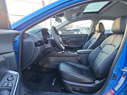 Certified 2025 Nissan Sentra SR w/ SR Premium Package FWD image 15