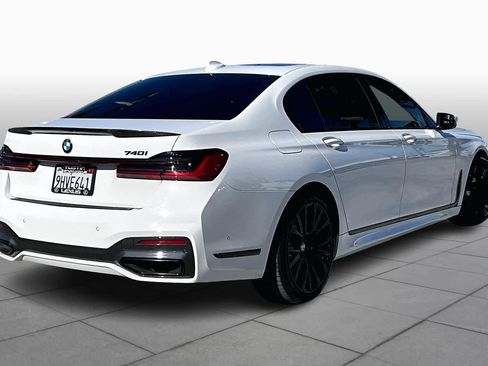 Used 2022 BMW 740i w/ M Sport Package image 12