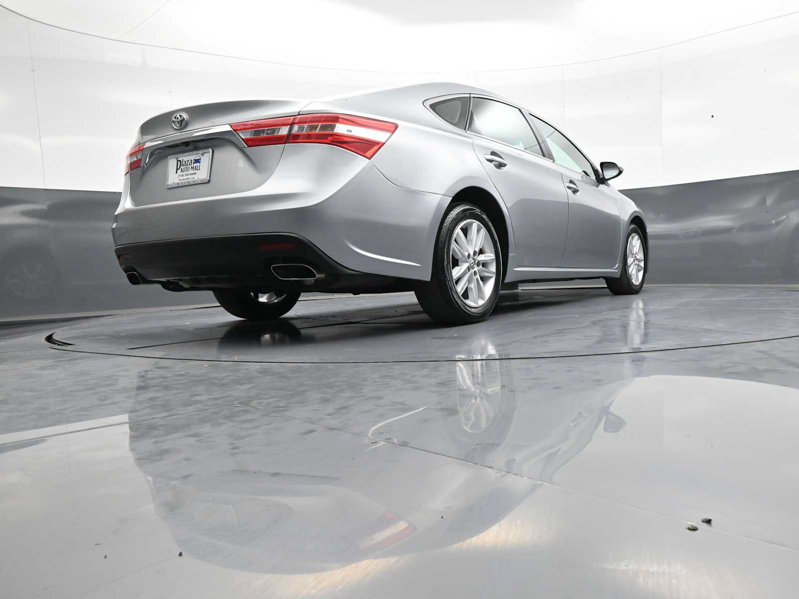 Used 2015 Toyota Avalon XLE FWD image 28