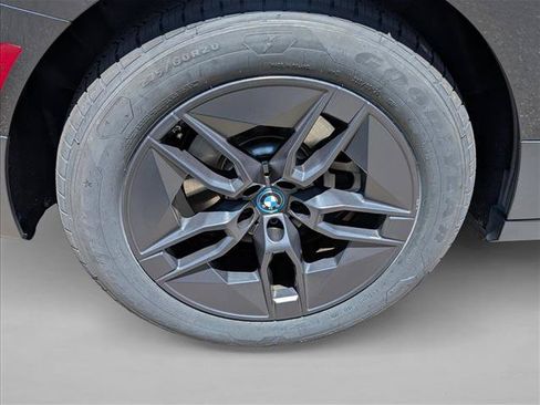 Used 2024 BMW iX xDrive50 AWD/4WD image 27