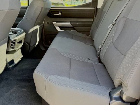 Used 2022 Toyota Tundra SR5 w/ SR5 Convenience Package AWD/4WD image 37